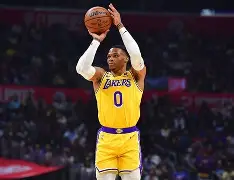 今晨洛杉矶湖人备战亚冠,战术微调细节曝光,球迷炸锅,团队化学反应显著(亚冠香港球迷骂) 今晨洛杉矶湖人备战亚冠,战术微调细节曝光,球迷炸锅,团队化学反应显著(亚冠香港球迷骂)