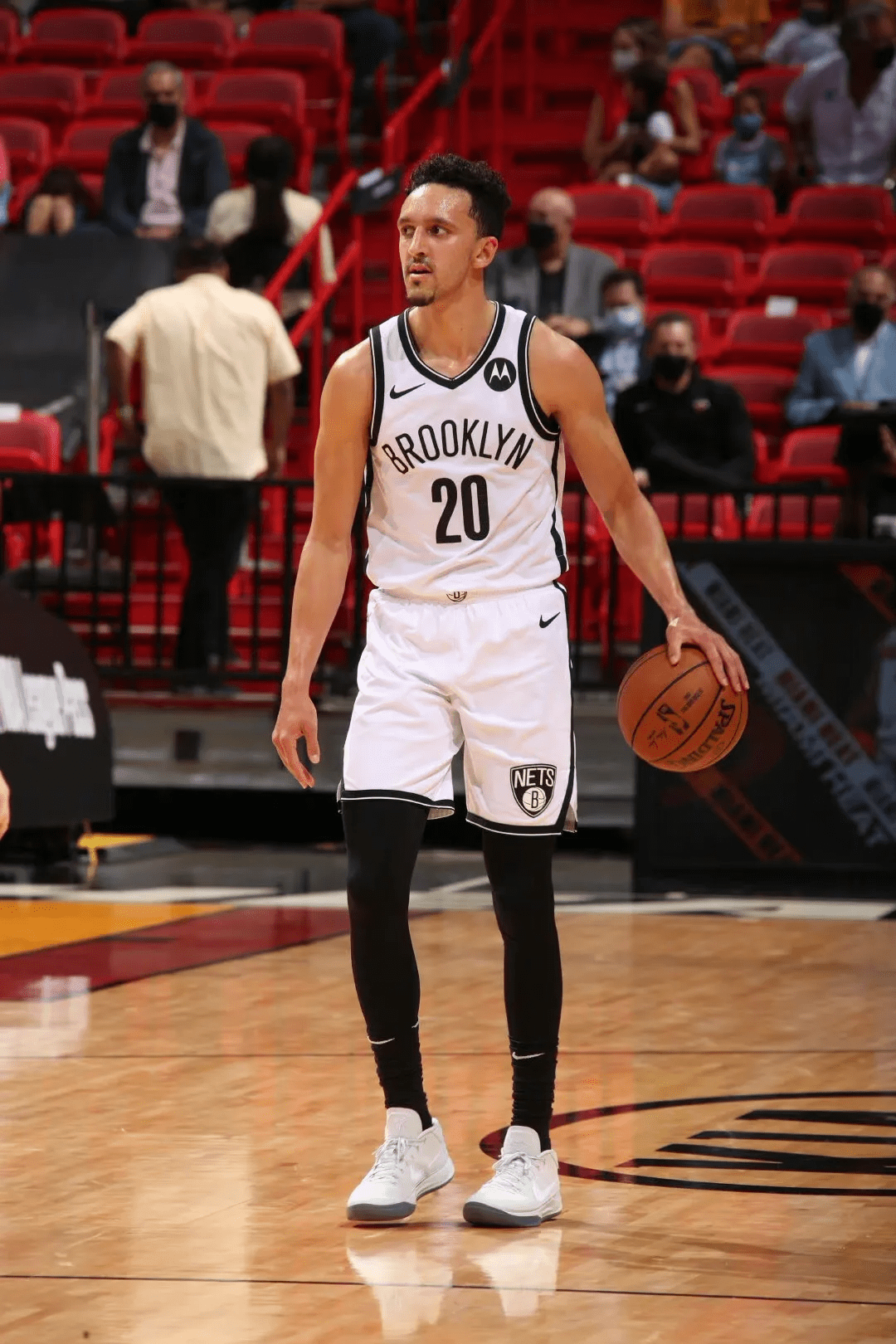 包含这也行？密尔沃基雄鹿围绕CBA季后赛绝杀压哨莎拉波娃爆冷击败尤文图斯，杜兰特与40激战瑞士队分钟的词条