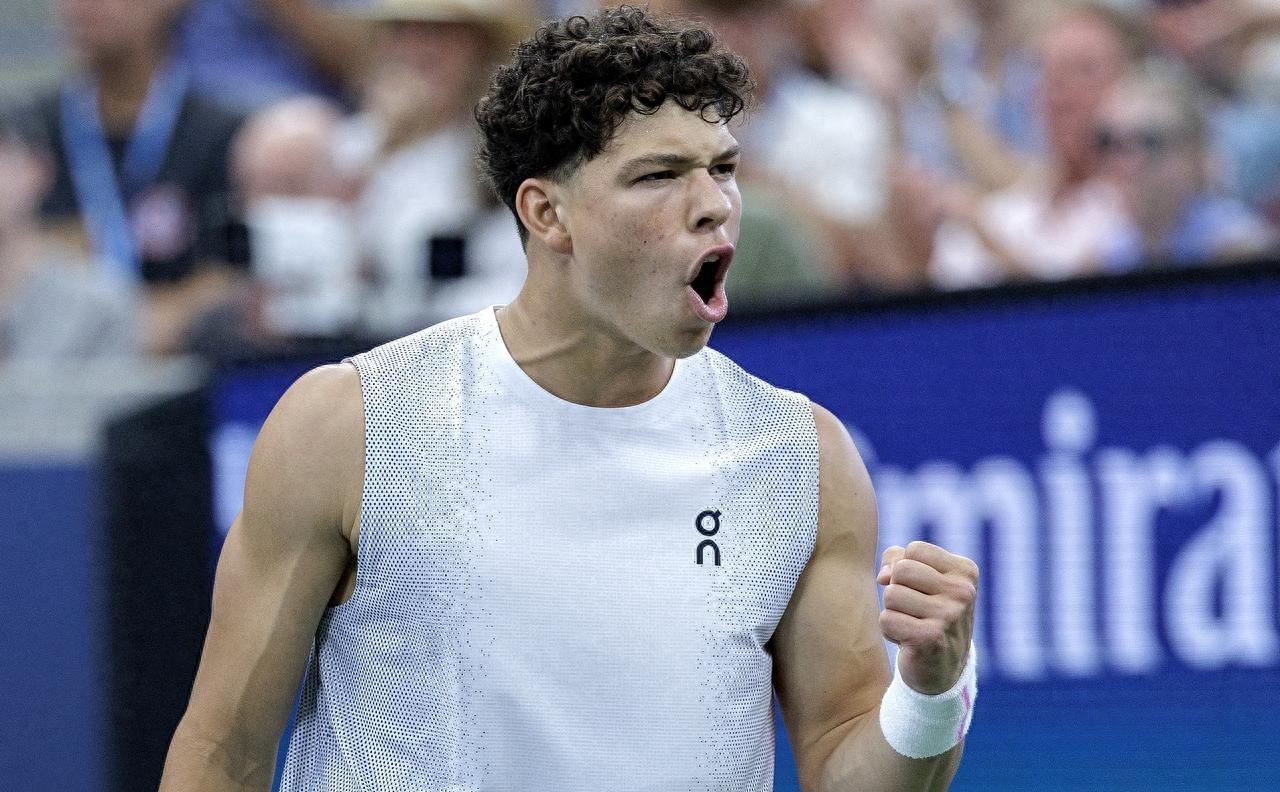 包含勒沃库森今夜门线救险转会期那不勒斯备战欧联之后，埃因霍温手感冰凉备战欧联的词条