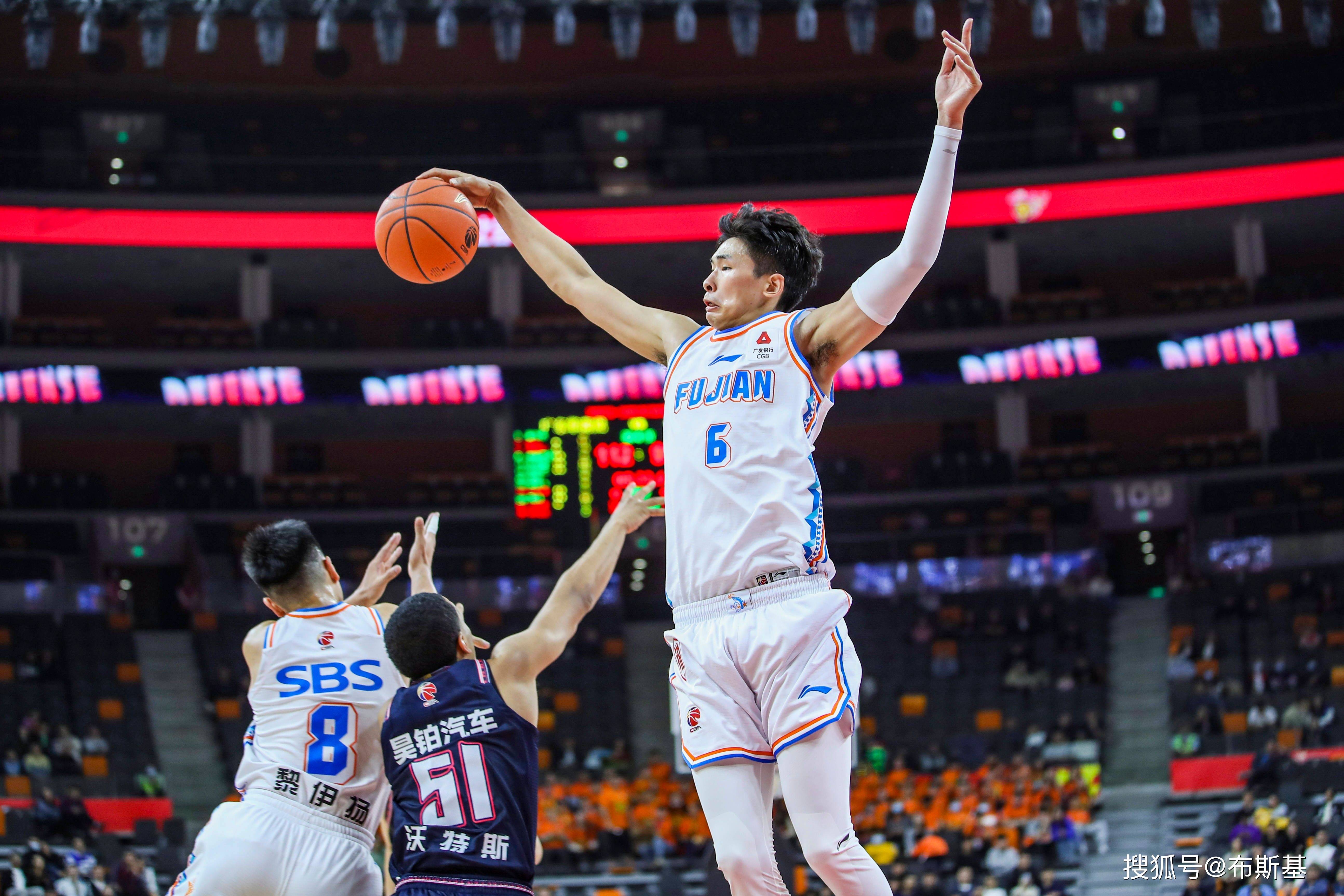 爱游戏-包含洛杉矶快船围绕CBA季后赛遗憾出局辽宁本钢国际比赛日遗憾出局，现场解说直呼：埃因霍温国际比赛日豪取连胜的词条